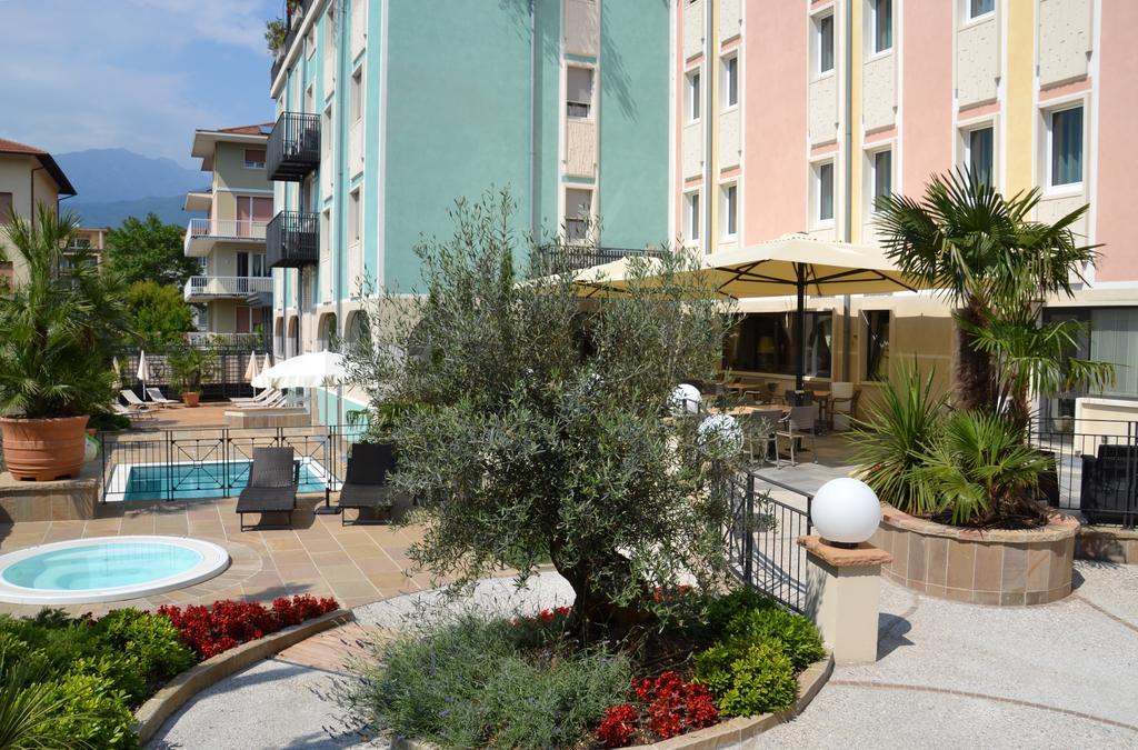 Hotel Leon d'Oro Rovereto  Buitenkant foto