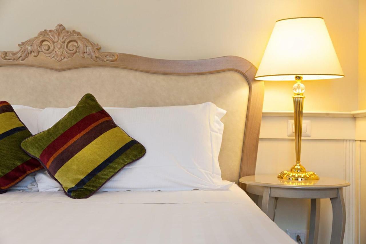 Hotel Leon d'Oro Rovereto  Buitenkant foto